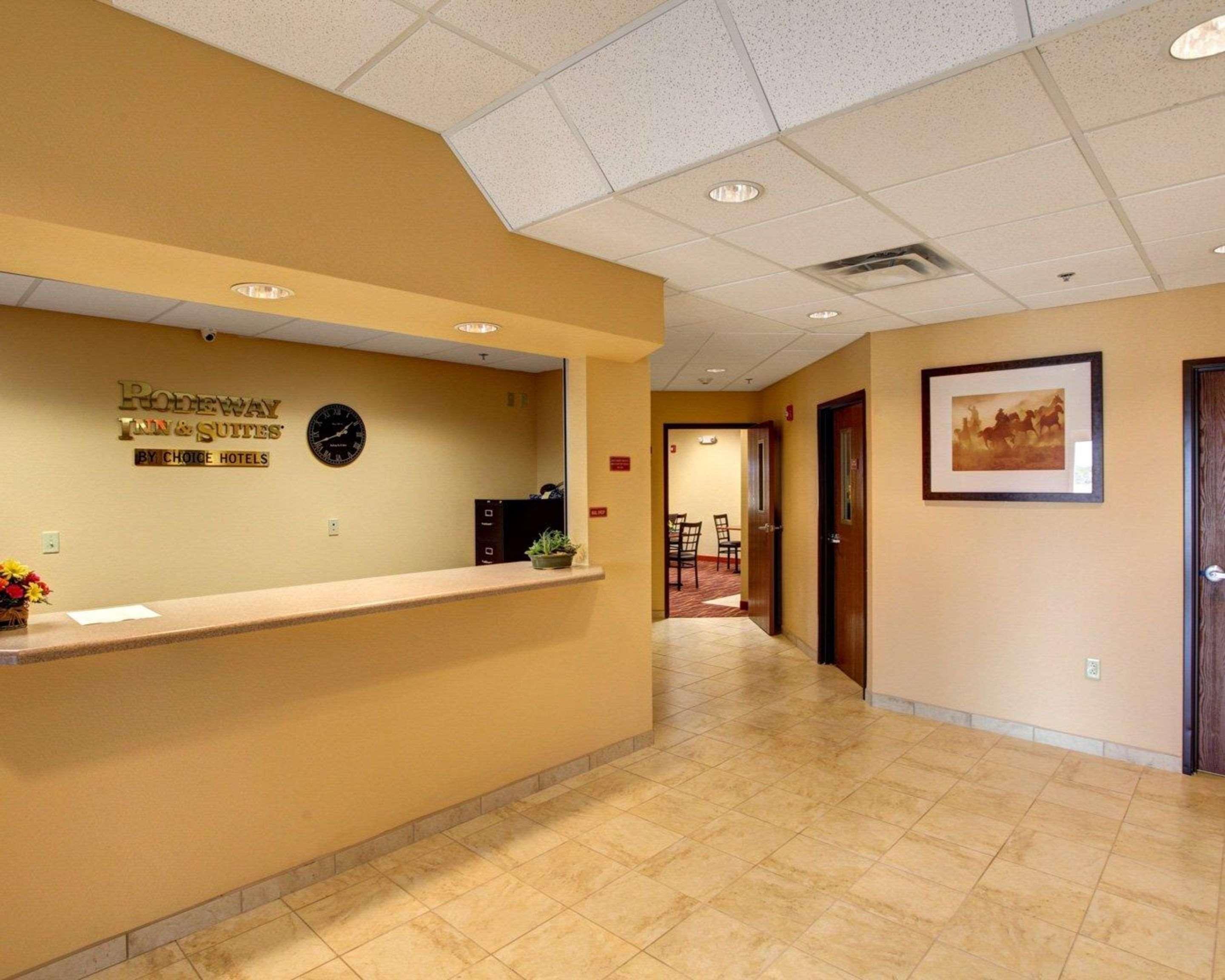 Rodeway Inn & Suites Phillipsburg Exterior photo