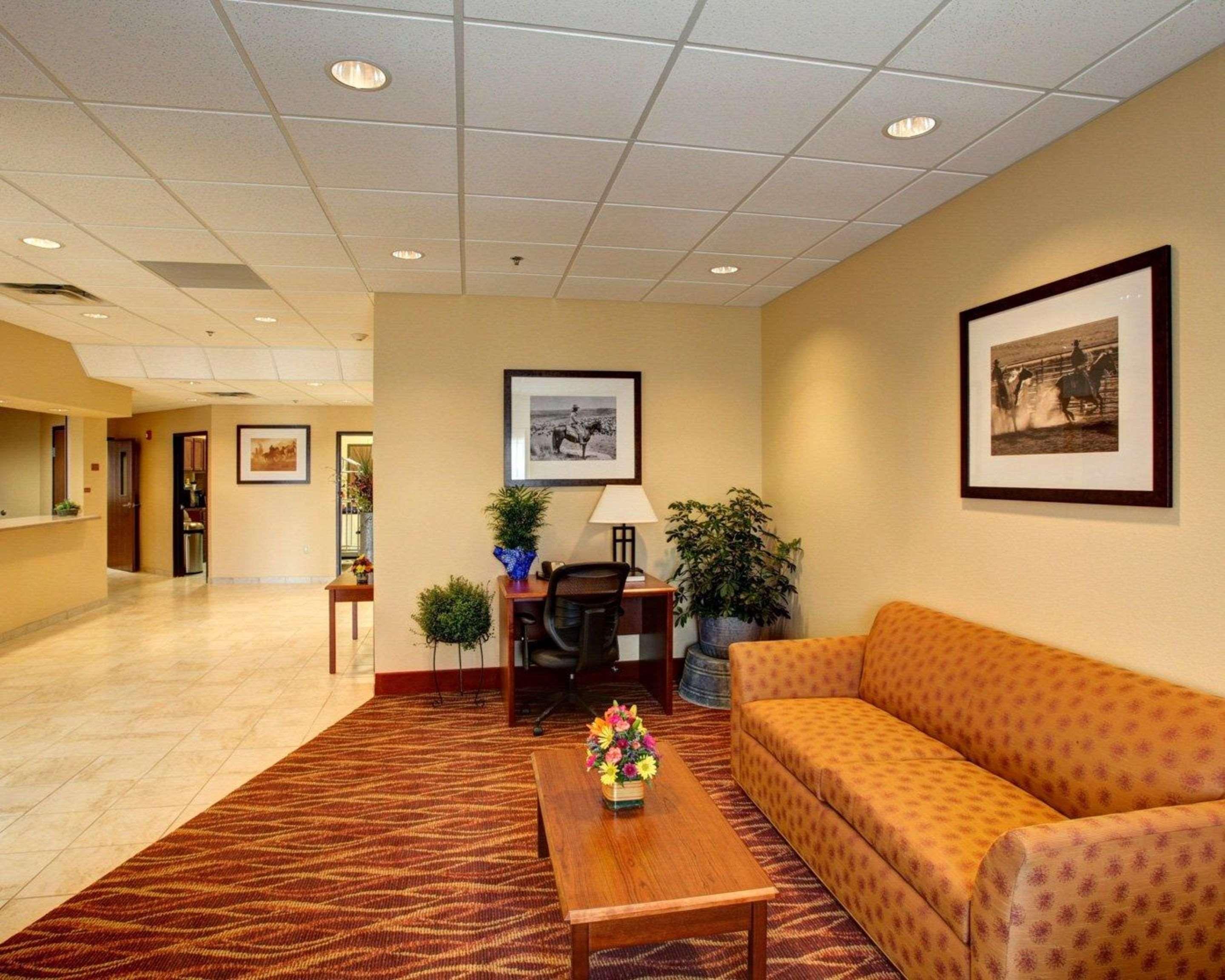 Rodeway Inn & Suites Phillipsburg Exterior photo