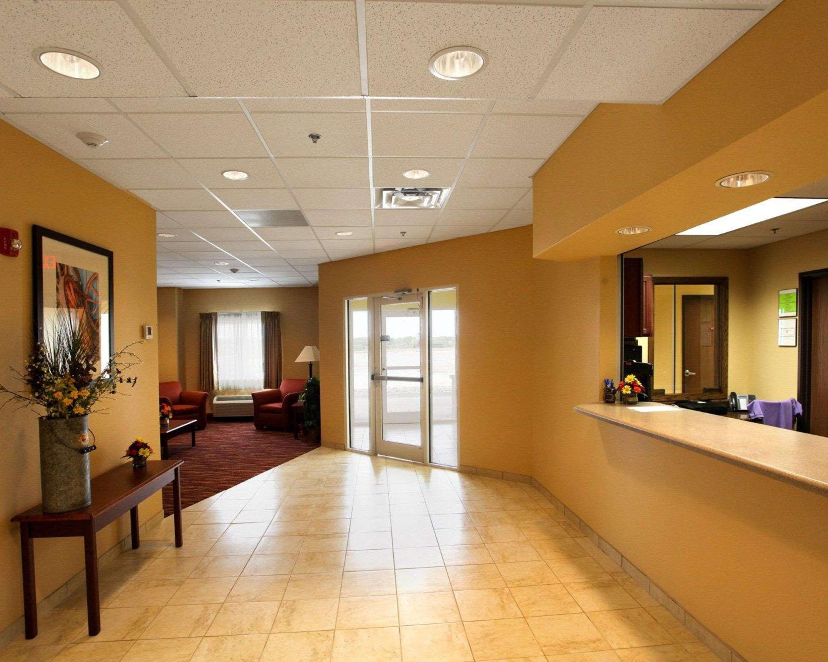 Rodeway Inn & Suites Phillipsburg Exterior photo